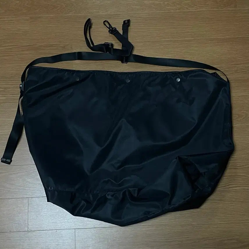 [BUNJANG] Hatching Room Dickies Wavey Messenger Bag / 해칭룸 디키즈 웨이비 메신저백