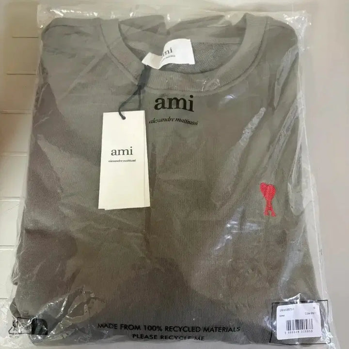 [BUNJANG] AMI Small Heart Embroidery Sweatshirt - Khaki XL / 아미 스몰 하트 자수 맨투맨  카키 색상 XL 소장판 새상품 무료배송