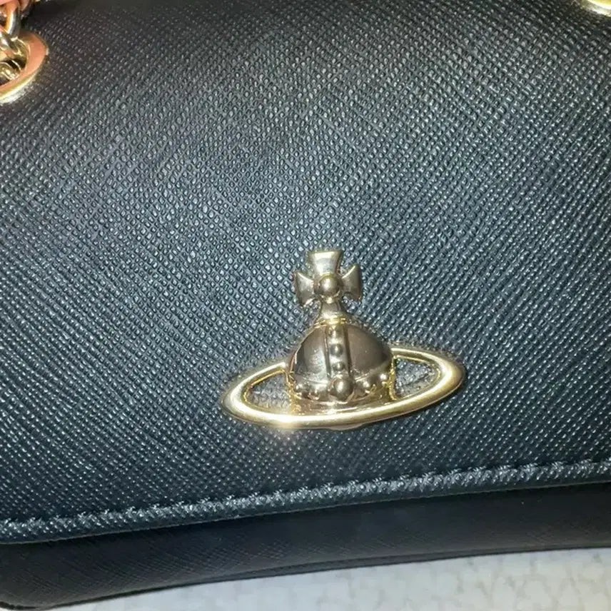 [BUNJANG] Vivienne Westwood Small Chain Crossbody Bag (Black) / Vivienne Westwood 스몰 체인 크로스백 (블랙)