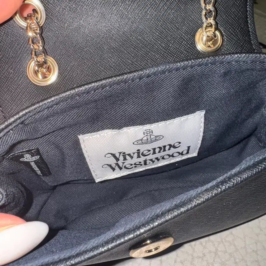 [BUNJANG] Vivienne Westwood Small Chain Crossbody Bag (Black) / Vivienne Westwood 스몰 체인 크로스백 (블랙)