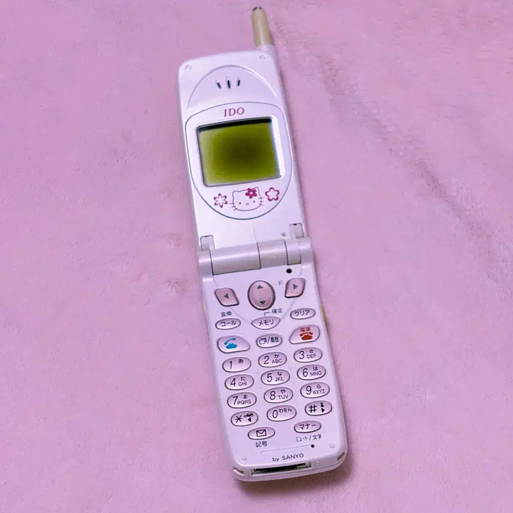 [BUNJANG] Kitty Kitty Phone Mockup Phone Folder Phone Kitty Strap / 고전 키티 키티폰 목업폰 갈라폰 폴더폰 키티스트랩 킽스 클리커