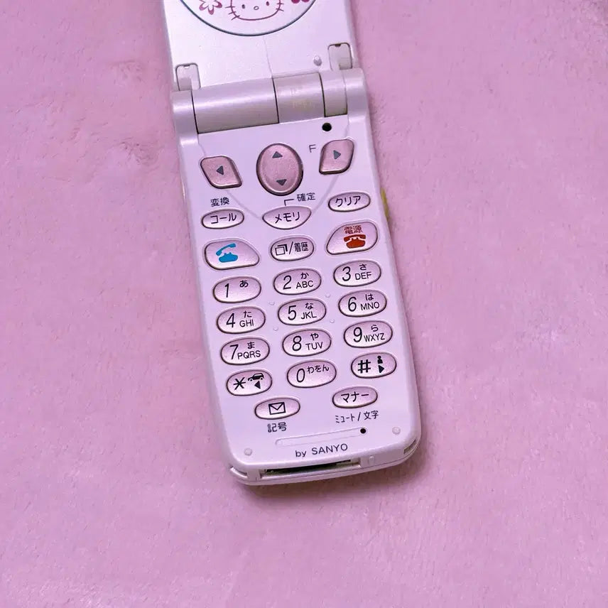 [BUNJANG] Kitty Kitty Phone Mockup Phone Folder Phone Kitty Strap / 고전 키티 키티폰 목업폰 갈라폰 폴더폰 키티스트랩 킽스 클리커