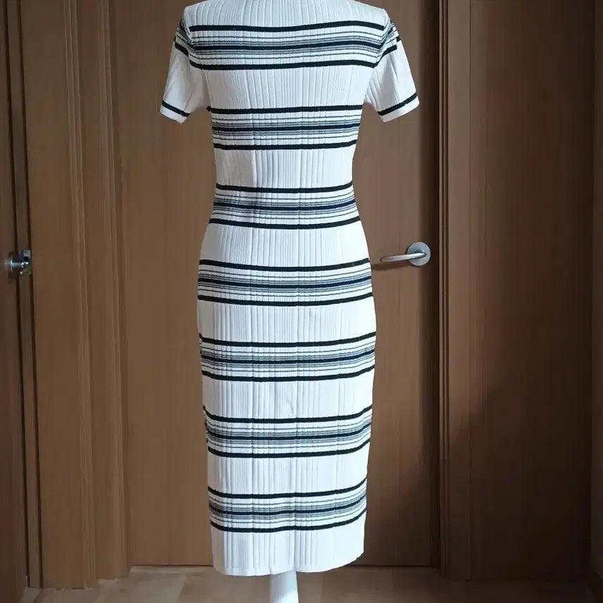 [BUNJANG] Stripe Knit Collar Neck Short Sleeve Dress / 미착용 스트라이프 니트 카라넥 반팔 원피스