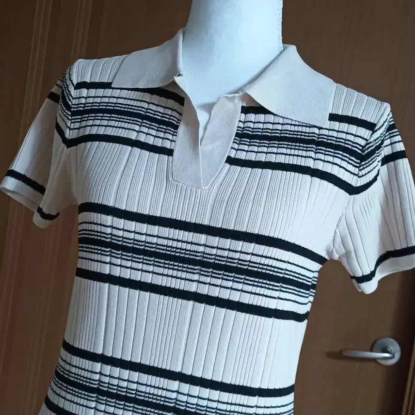 [BUNJANG] Stripe Knit Collar Neck Short Sleeve Dress / 미착용 스트라이프 니트 카라넥 반팔 원피스