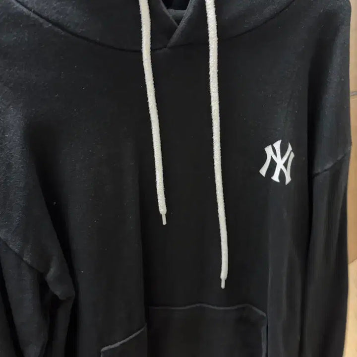 [BUNJANG] MLB New York Yankees Black Hoodie / MLB 뉴욕양키스 블랙 후드티