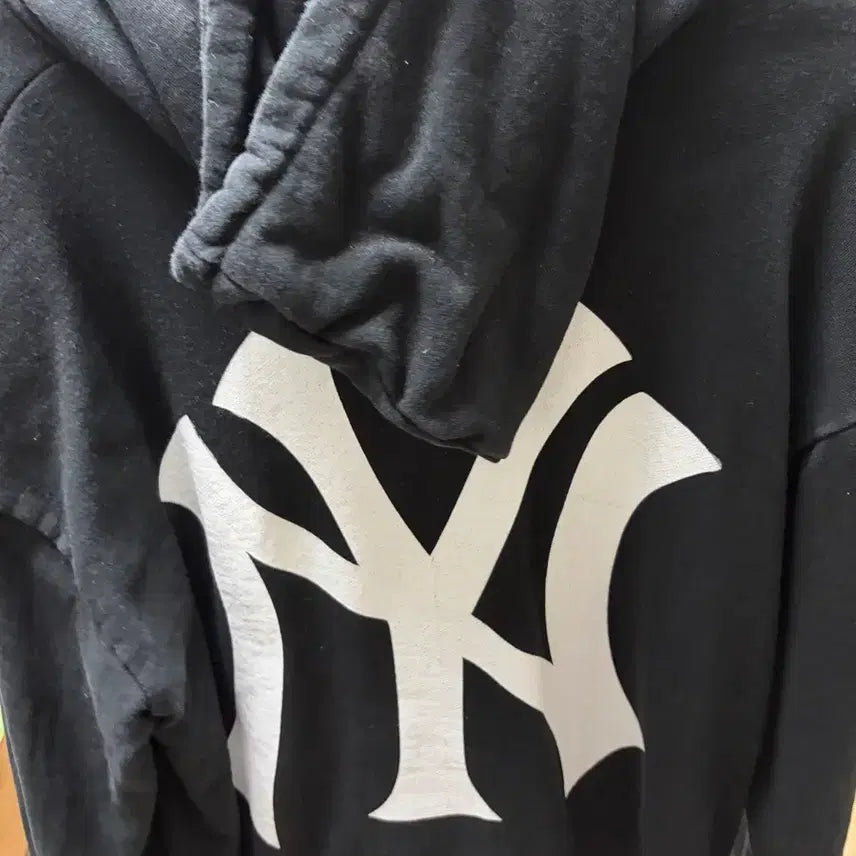[BUNJANG] MLB New York Yankees Black Hoodie / MLB 뉴욕양키스 블랙 후드티