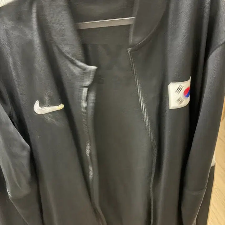 [BUNJANG] Nike Max Athletic Black Windbreaker / 맥스 체대 나이키 블랙 바람막이 태극기