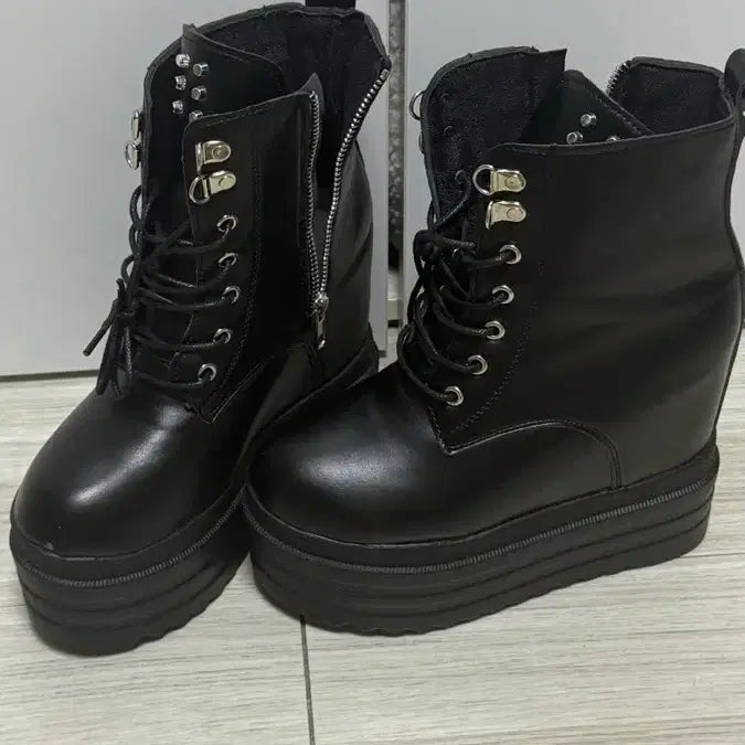 [SOLD OUT] 12cm 스탠딩화 대여 235 ~ 240