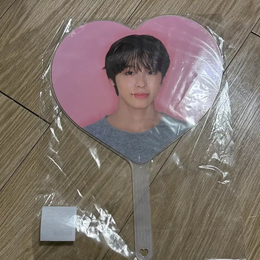 [BUNJANG] NCT WISH Riku Steady Image Picket Uchiwa / 엔시티 위시 리쿠 스테디 이미지 피켓 우치와 미개봉 양도