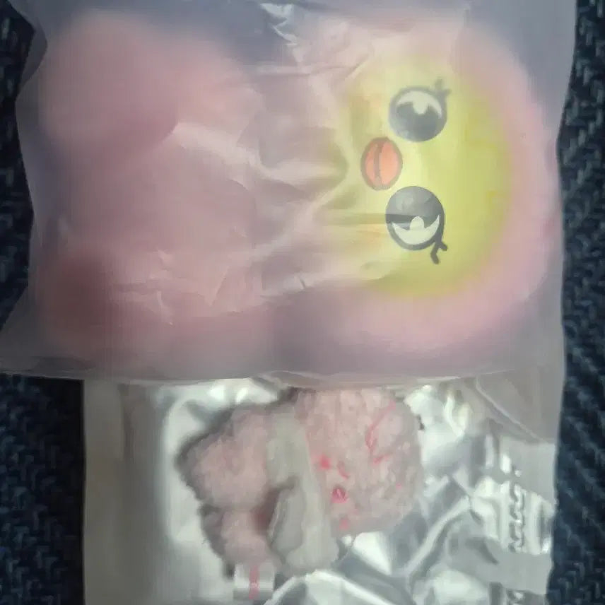 [BUNJANG] SKZ Bbokari Micro Strawberry Plush Toy / 스키주(뽁아리) 플러쉬토이 .마이크로딸기 skzoo