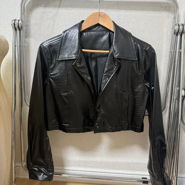 [BUNJANG] Bohemian Seoul Leather Crop Jacket / Bohemian Seoul 보헤미안 서울 레더 크롭 자켓