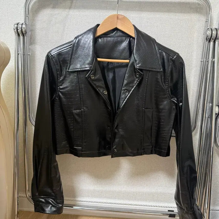 [BUNJANG] Bohemian Seoul Leather Crop Jacket / Bohemian Seoul 보헤미안 서울 레더 크롭 자켓