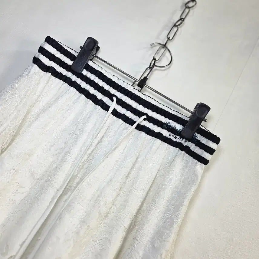 [BUNJANG] Lucky Chouette White Lace Skirt / 럭키슈에뜨 화이트 레이스 스커트 28