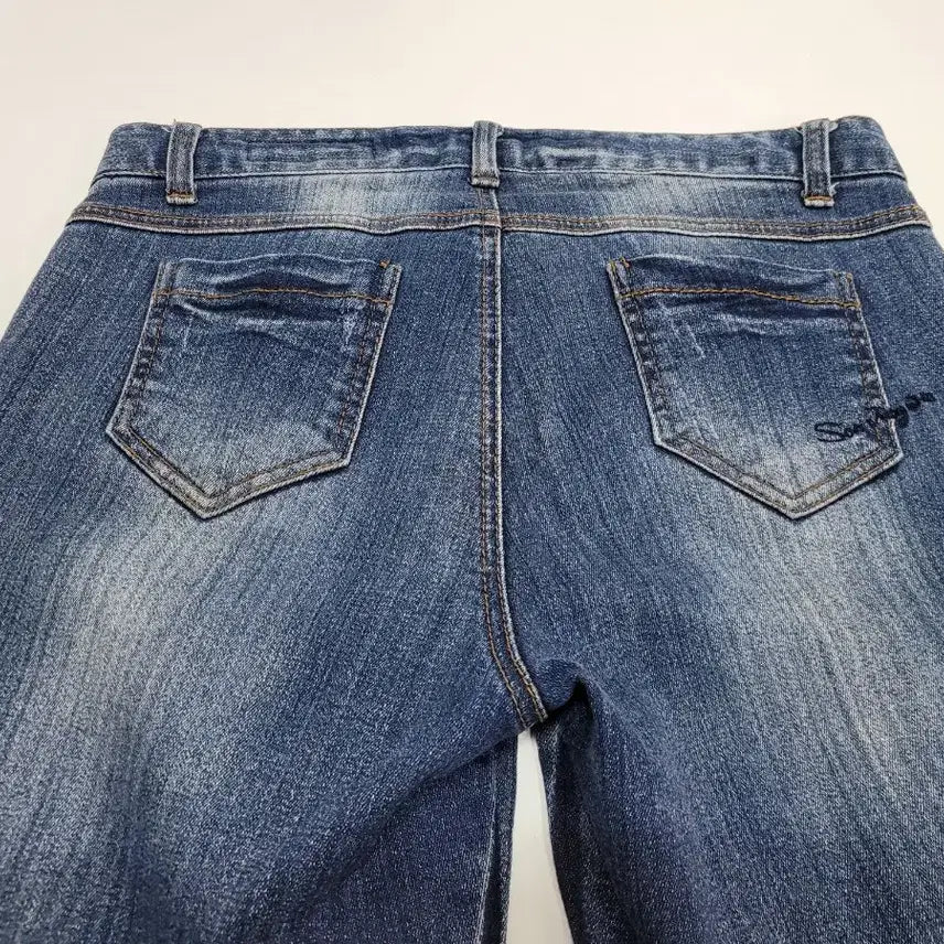 [BUNJANG] SON JUNG WAN Embellished Denim Jeans / SON JUNG WAN 손정완 큐빅장식 데미지 청바지 / 여 66