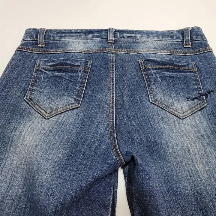[BUNJANG] SON JUNG WAN Embellished Denim Jeans / SON JUNG WAN 손정완 큐빅장식 데미지 청바지 / 여 66