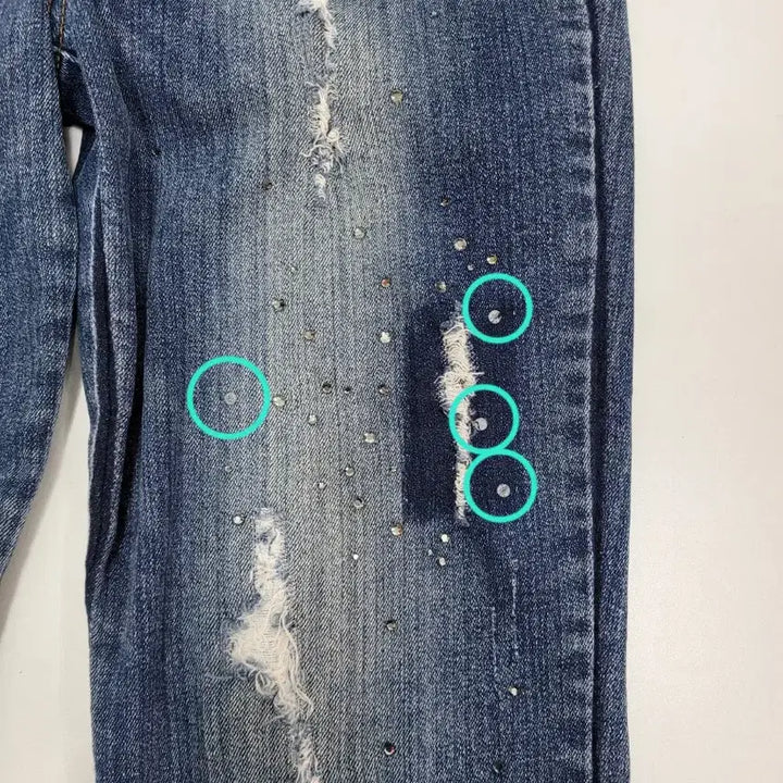 [BUNJANG] SON JUNG WAN Embellished Denim Jeans / SON JUNG WAN 손정완 큐빅장식 데미지 청바지 / 여 66