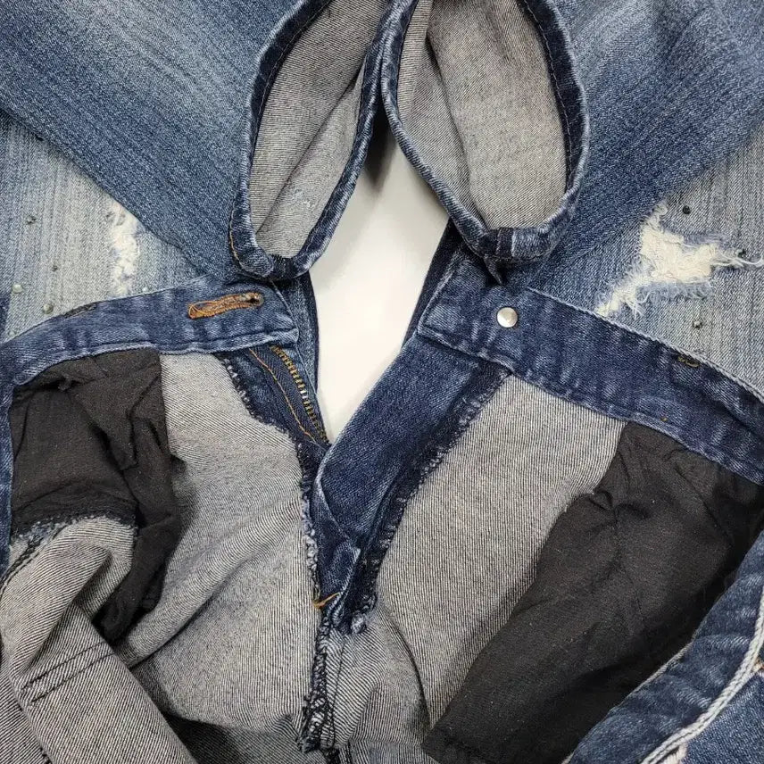 [BUNJANG] SON JUNG WAN Embellished Denim Jeans / SON JUNG WAN 손정완 큐빅장식 데미지 청바지 / 여 66