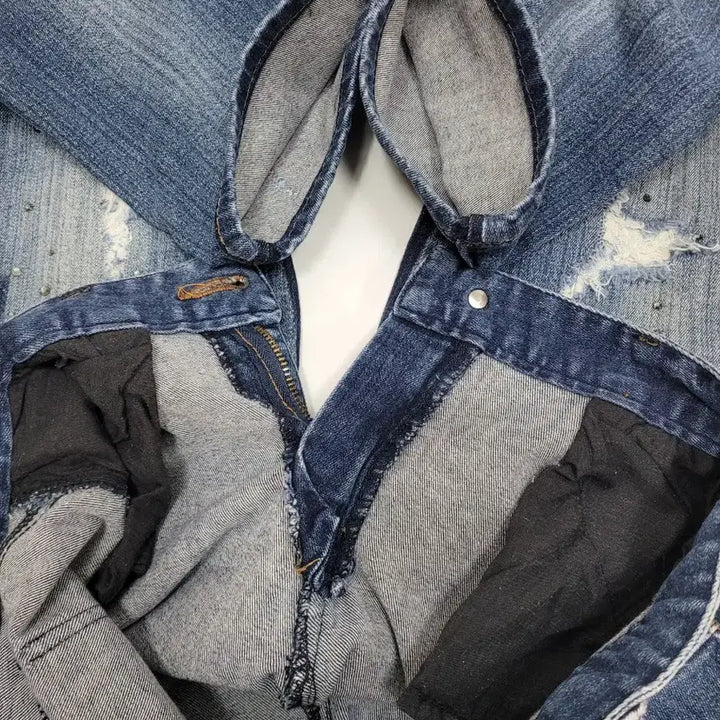 [BUNJANG] SON JUNG WAN Embellished Denim Jeans / SON JUNG WAN 손정완 큐빅장식 데미지 청바지 / 여 66