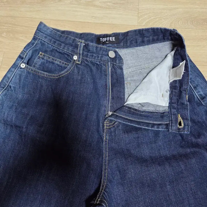 [BUNJANG] TOFFEE Wide Fit Jeans (Size M) / 토피 (TOFFEE) 청바지 M