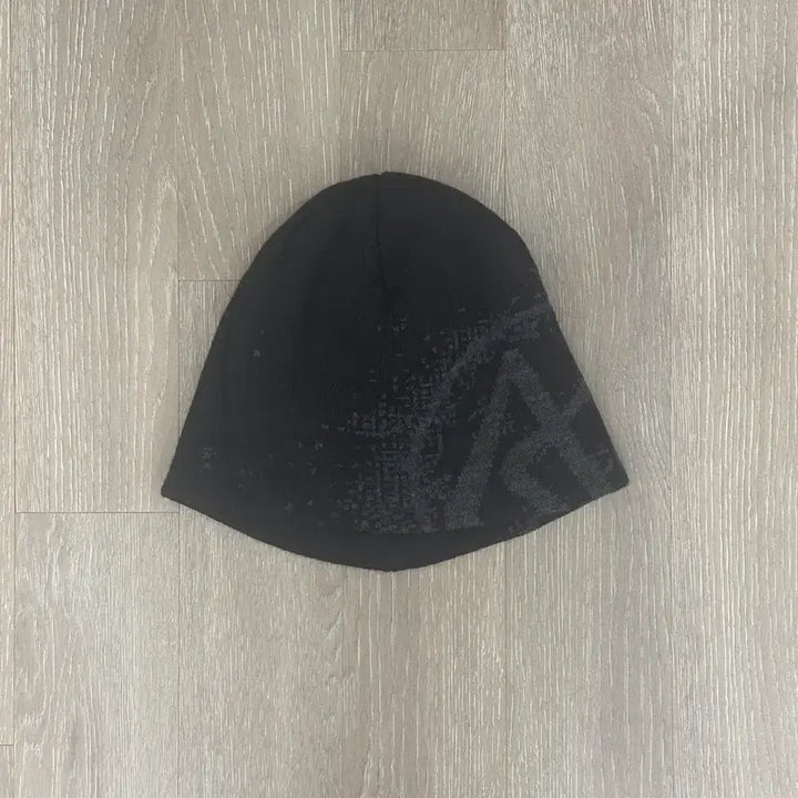 [BUNJANG] AddOff Symbol Logo Beanie Black / 애드오프 심볼 로고 비니 블랙