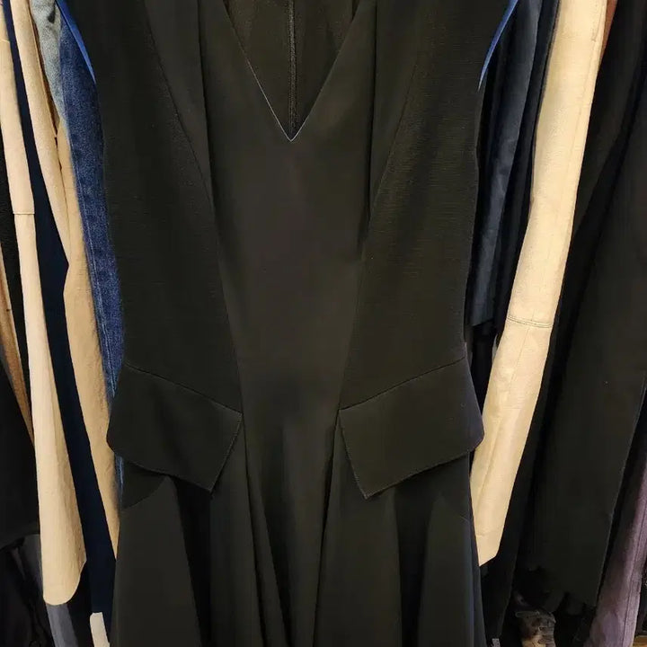 [BUNJANG] TIME Black Sleeveless Flare Dress / TIME 블랙 민소매 플레어 원피스