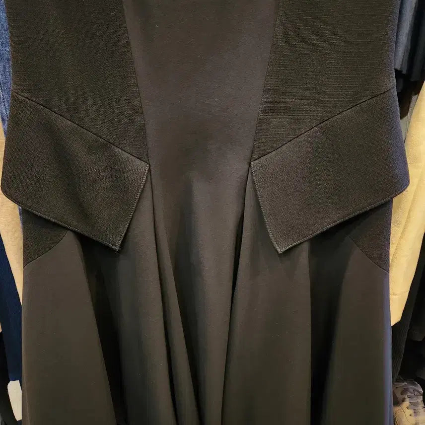 [BUNJANG] TIME Black Sleeveless Flare Dress / TIME 블랙 민소매 플레어 원피스