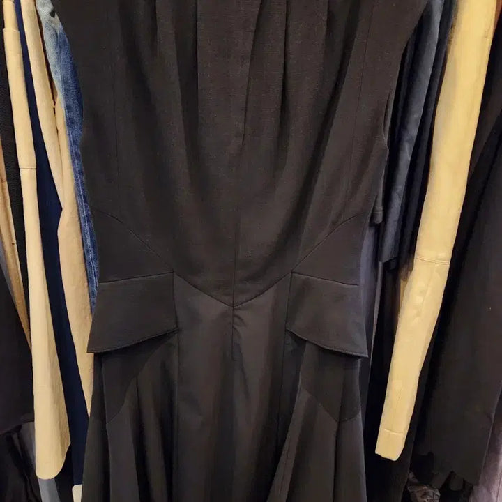 [BUNJANG] TIME Black Sleeveless Flare Dress / TIME 블랙 민소매 플레어 원피스