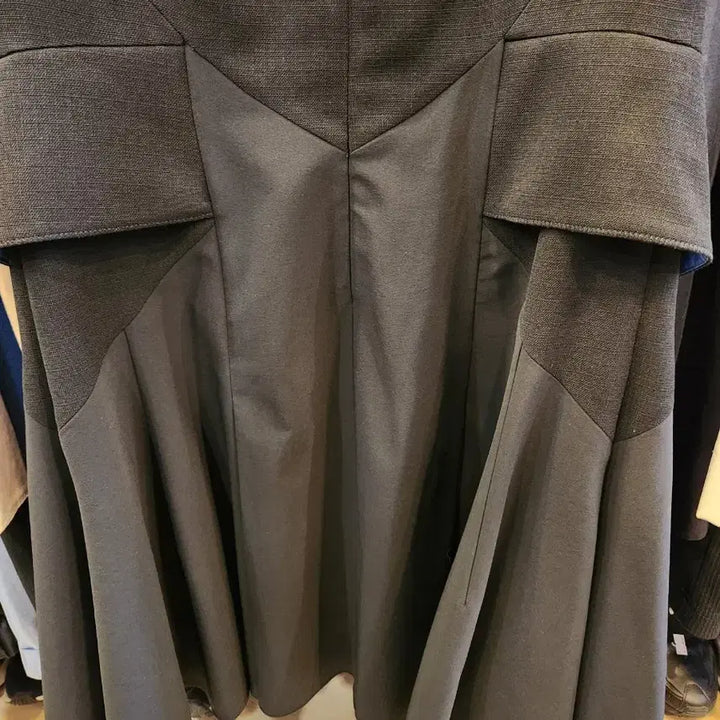 [BUNJANG] TIME Black Sleeveless Flare Dress / TIME 블랙 민소매 플레어 원피스