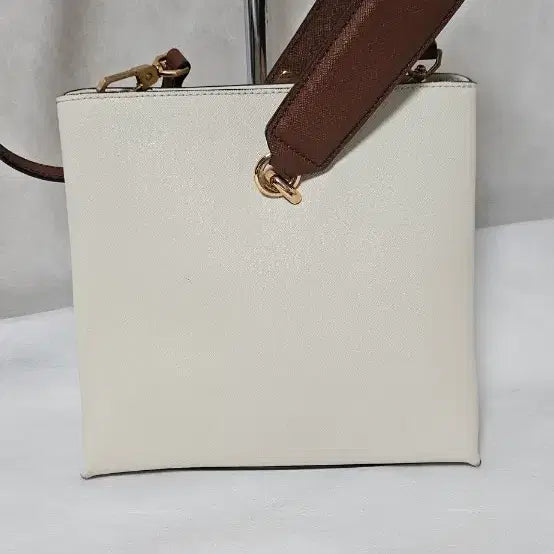 [BUNJANG] Lovecat Ivory Shoulder Bag with Brown Strap / 러브캣 아이보리색 가방 + 브라운 스트랩