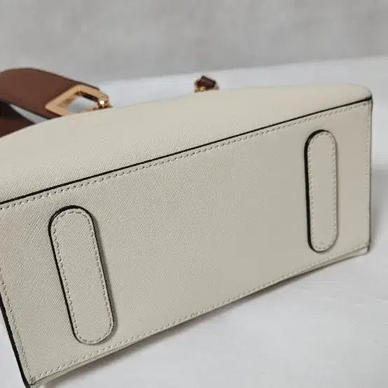 [BUNJANG] Lovecat Ivory Shoulder Bag with Brown Strap / 러브캣 아이보리색 가방 + 브라운 스트랩