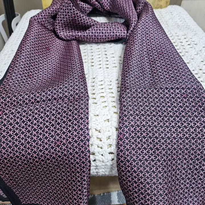 [SOLD OUT] 페리엘리스 핑크 패턴 포켓 스퀘어 실크스카프