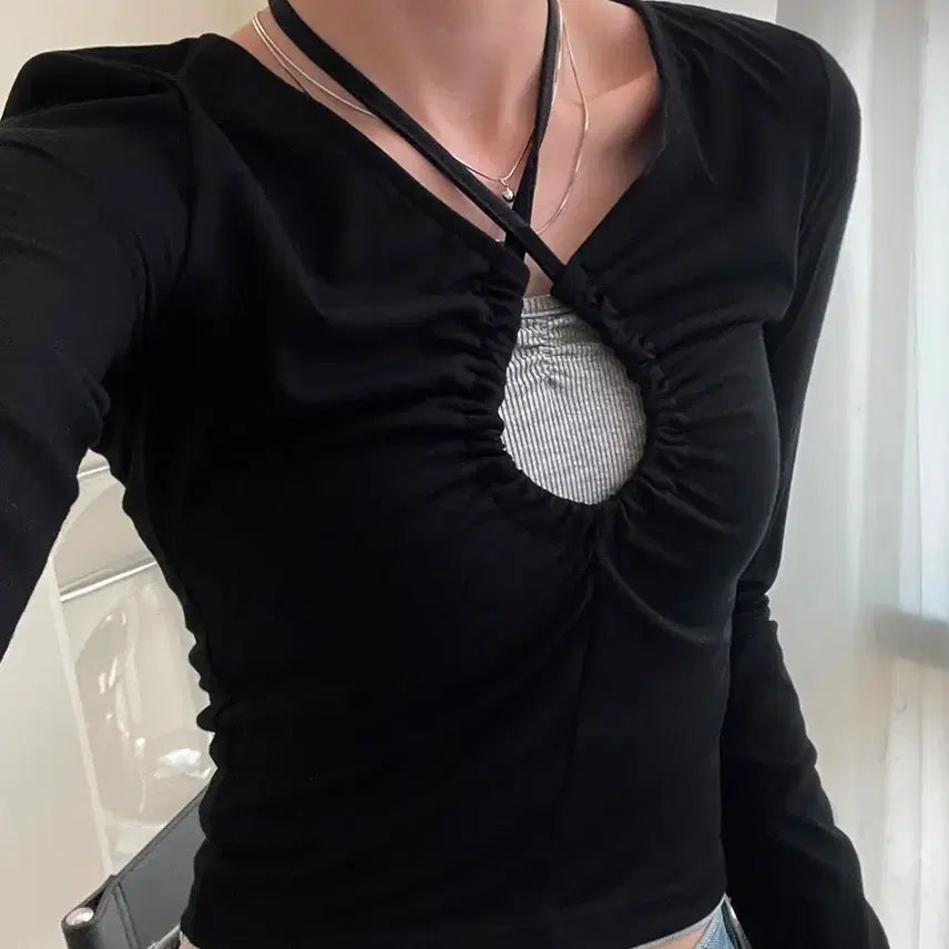 [BUNJANG] Kkomeng O-ring Crop Long Sleeve Top / 에이블리 꼬맹 오링끈 크롭 긴팔티 블랙