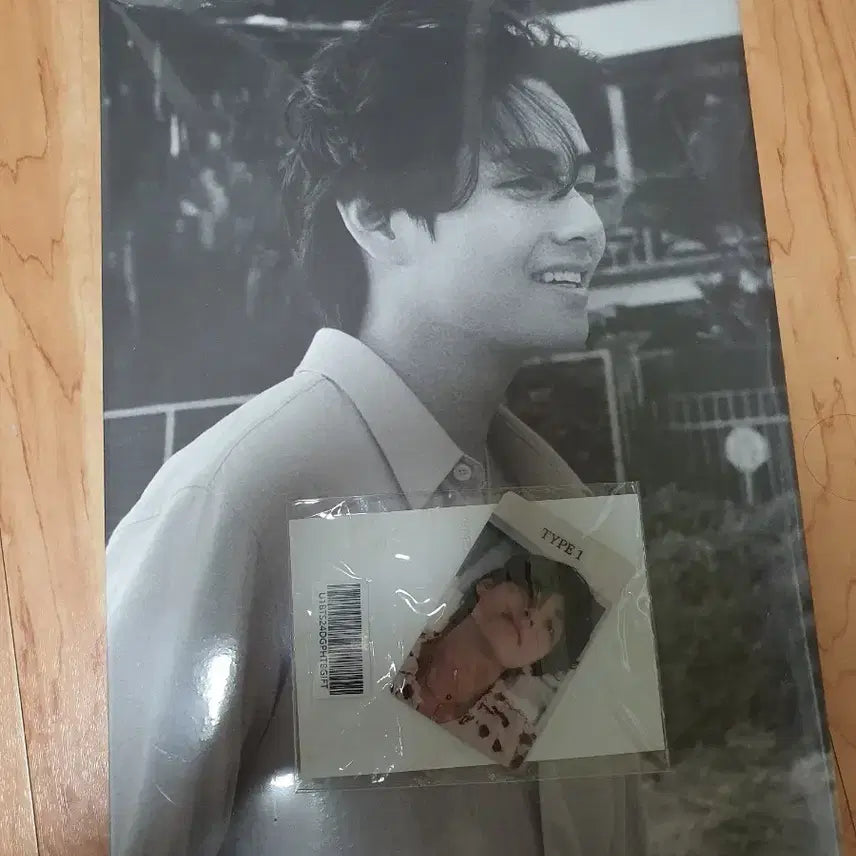 [BUNJANG] BTS V Kim Taehyung TYPE1 Photobook Sealed / 뷔 V 김태형 TYPE1 포토북 미개봉 (사진+포카 특전 포함)