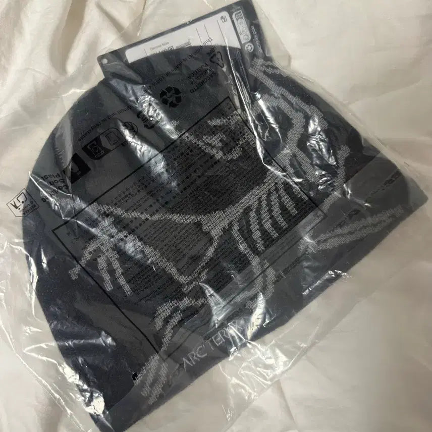 [SOLD OUT] 아크테릭스 버드 헤드 토크 블랙 보이드