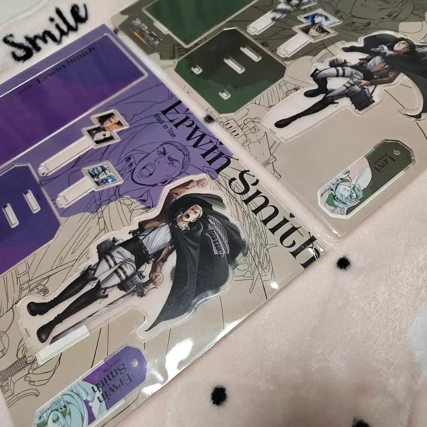 [BUNJANG] Attack on Titan Erwin &amp; Levi Acrylic Standee (Wit Studio Pop-up) / 진격거 위트 팝업 엘빈 리바이 아크릴 진격의 거인