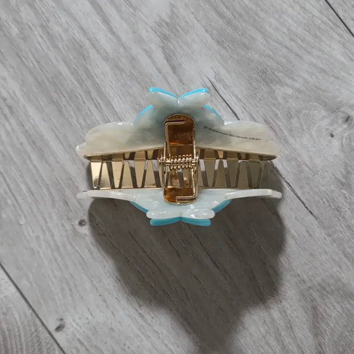 [BUNJANG] Pokemon Center Original Ribombee Hair Clip / (급전)포케센 파비코리 헤어클립