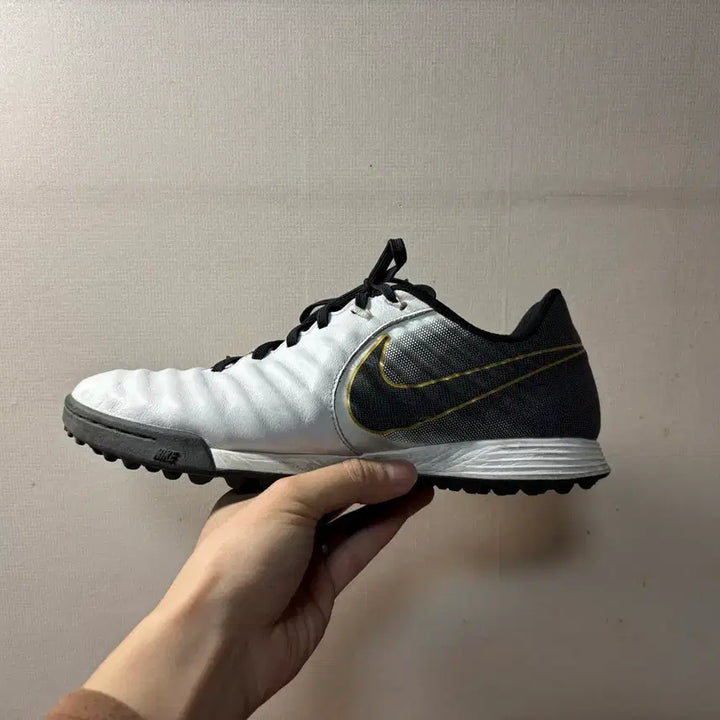 [SOLD OUT] [270] 나이키 티엠포 레전드7 아카데미 TF 풋살화