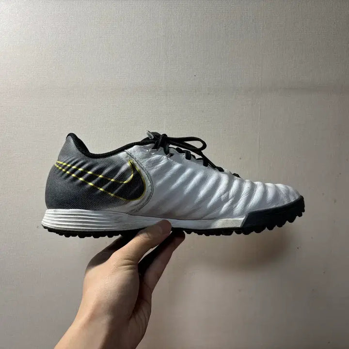 [SOLD OUT] [270] 나이키 티엠포 레전드7 아카데미 TF 풋살화