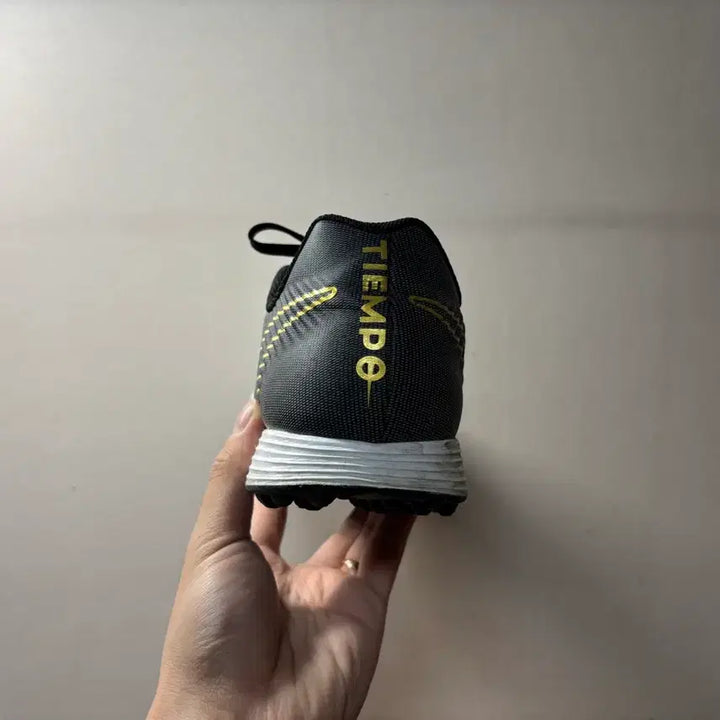 [SOLD OUT] [270] 나이키 티엠포 레전드7 아카데미 TF 풋살화