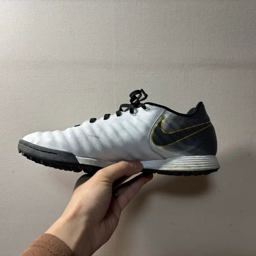 [SOLD OUT] [270] 나이키 티엠포 레전드7 아카데미 TF 풋살화