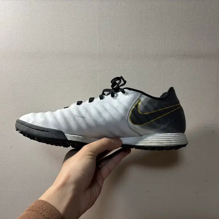 [SOLD OUT] [270] 나이키 티엠포 레전드7 아카데미 TF 풋살화