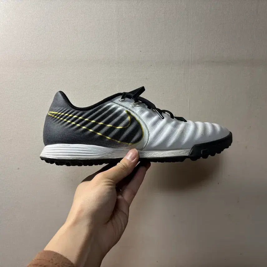 [SOLD OUT] [270] 나이키 티엠포 레전드7 아카데미 TF 풋살화