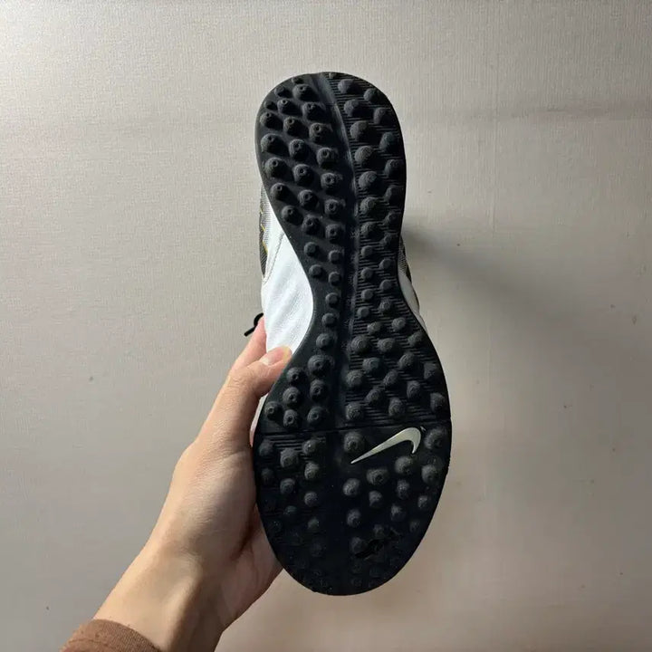[SOLD OUT] [270] 나이키 티엠포 레전드7 아카데미 TF 풋살화