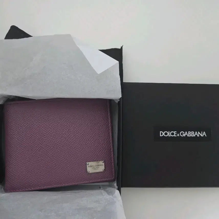 [BUNJANG] Dolce &amp; Gabbana Logo Plate Wallet / 돌체앤가바나 로고 플레이트 반지갑