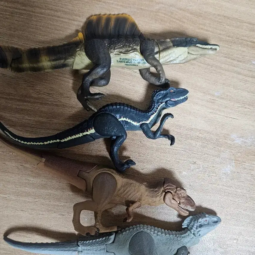 [BUNJANG] Jurassic World Dinosaur Gacha Figures 4-Type Bundle Set / 쥬라기월드 공룡 가챠 피규어 4종 일괄 티라노 스피도 인도미누스 인도랩터