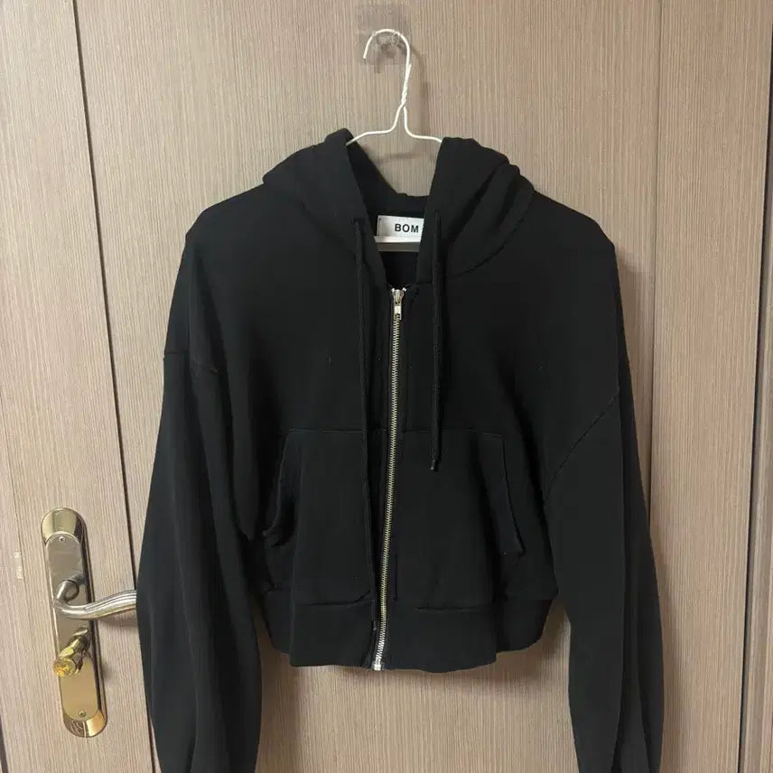 [BUNJANG] Black Cropped Hoodie / 크롭 후드집업 블랙