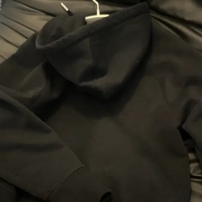 [BUNJANG] BTS Army Black Cropped Hoodie / 아미 블랙 후드티