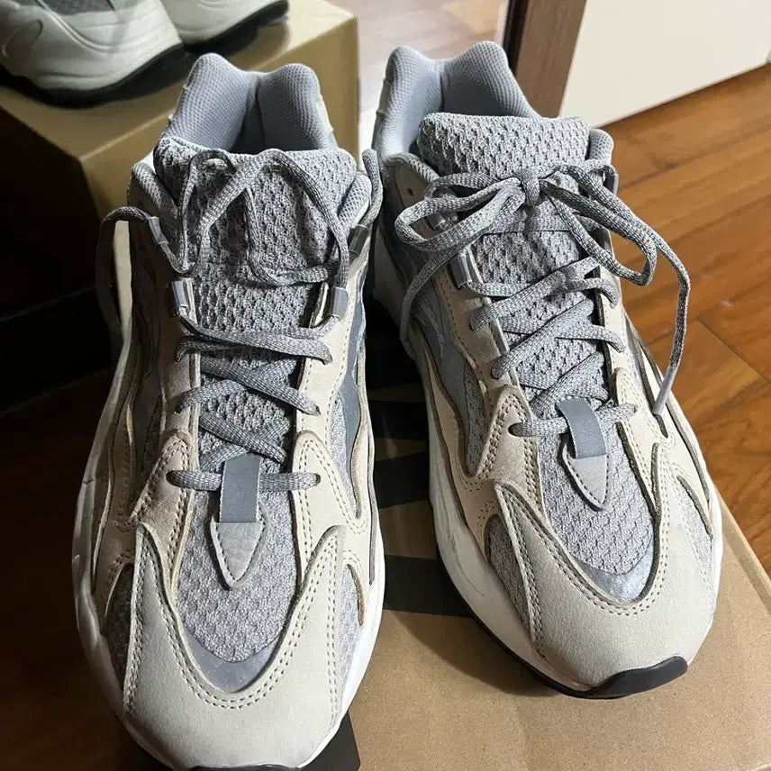 [BUNJANG] Adidas Yeezy 700 V3 Cream Sneakers / 아디다스 이지 700 V3 크림