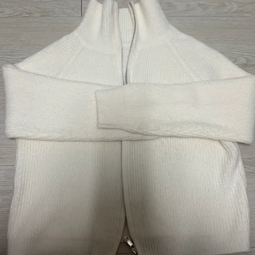 [BUNJANG] White Knit Zip-Up / 흰색 니트 집업