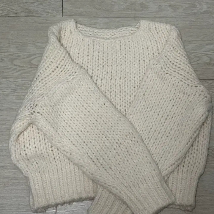 [BUNJANG] Off-Shoulder Ivory Knit Sweater / 오프숄더 아이보리 니트